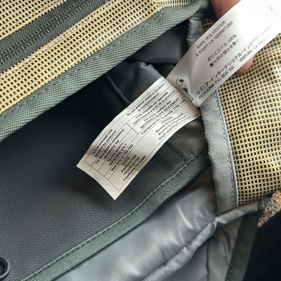 Vintage Patagonia Black Hole Messenger Laptop Bag Cross Body Green Reflective - Picture 10 of 14